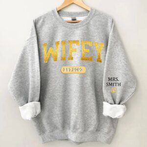 Dynamic Hue Sweatshirt Couple's Anniversary Customized Clothing - Personalized Date and Name Couple Sweatshirt - A Commemorative Gift For Husband,Wife Set of 4